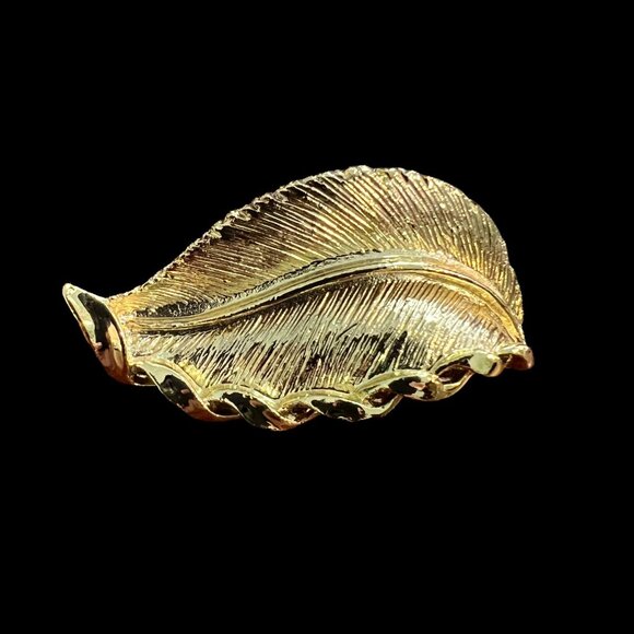 Gerrys Brooch Feather Gold Tone Leaf Pin Vintage - Picture 7 of 7